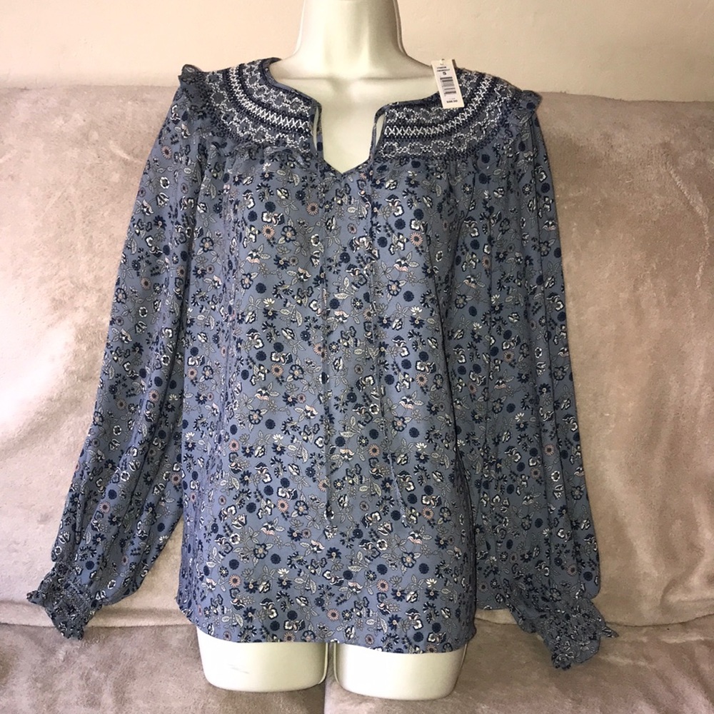 Max Studio small blue white pink grey and tan blouse New 💗